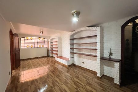 Casa à venda com 221m², 4 quartos e 3 vagas Casa à venda com 221m², 4 quartos e 3 vagasSalão de Festas
