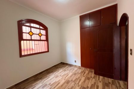 Casa à venda com 221m², 4 quartos e 3 vagas Casa à venda com 221m², 4 quartos e 3 vagasQuarto 2