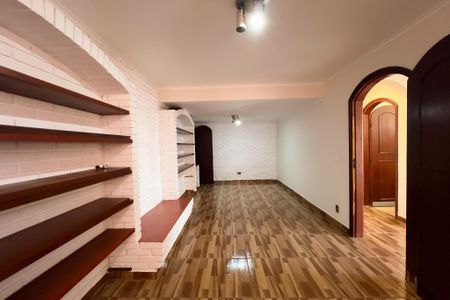 Casa à venda com 221m², 4 quartos e 3 vagas Casa à venda com 221m², 4 quartos e 3 vagasSalão de Festas