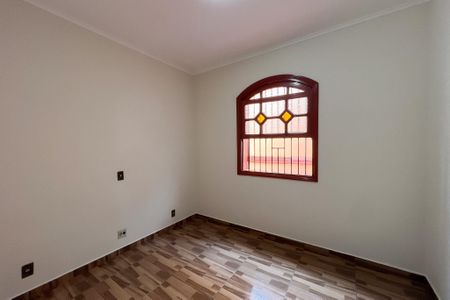 Casa à venda com 221m², 4 quartos e 3 vagas Casa à venda com 221m², 4 quartos e 3 vagasQuarto 2