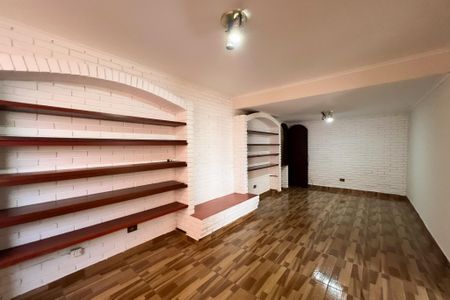 Casa à venda com 221m², 4 quartos e 3 vagas Casa à venda com 221m², 4 quartos e 3 vagasSalão de Festas