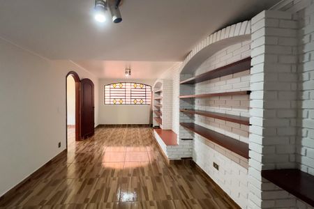 Casa à venda com 221m², 4 quartos e 3 vagas Casa à venda com 221m², 4 quartos e 3 vagasSalão de Festas