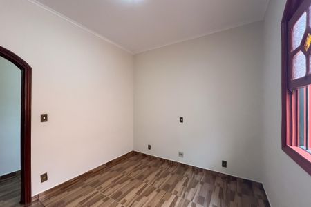 Casa à venda com 221m², 4 quartos e 3 vagas Casa à venda com 221m², 4 quartos e 3 vagasQuarto 2