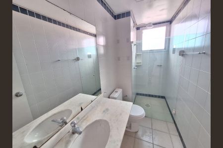 Banheiro de apartamento para alugar com 2 quartos, 70m² em Centro, Florianópolis
