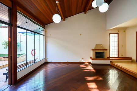 Casa para alugar com 3 quartos, 250m² em Jardim Londrina, São Paulo