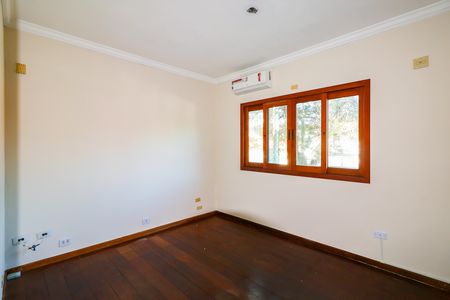 Casa para alugar com 3 quartos, 250m² em Jardim Londrina, São Paulo