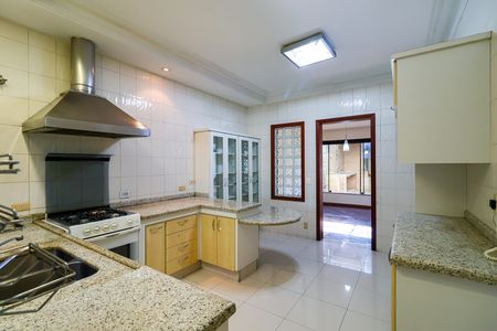 Casa para alugar com 3 quartos, 250m² em Jardim Londrina, São Paulo