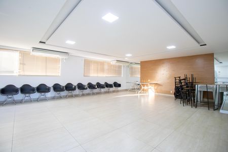 Apartamento para alugar com 44m², 2 quartos e 1 vaga Apartamento para alugar com 44m², 2 quartos e 1 vagaÁrea comum - Salão de festas