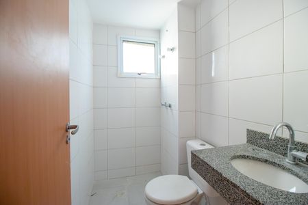 Banheiro de apartamento para alugar com 2 quartos, 44m² em Colégio, Rio de Janeiro