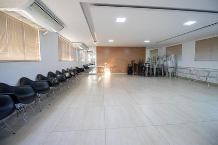 Apartamento para alugar com 44m², 2 quartos e 1 vaga Apartamento para alugar com 44m², 2 quartos e 1 vagaÁrea comum - Salão de festas