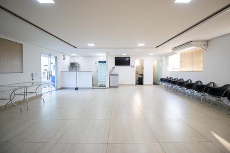 Apartamento para alugar com 44m², 2 quartos e 1 vaga Apartamento para alugar com 44m², 2 quartos e 1 vagaÁrea comum - Salão de festas
