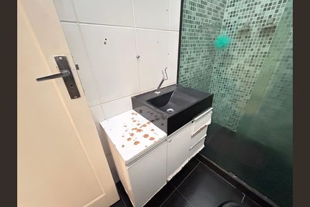 Apartamento para alugar com 65m², 2 quartos e sem vagaBanheiro