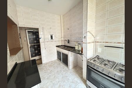 Cozinha de apartamento para alugar com 2 quartos, 65m² em Encantado, Rio de Janeiro