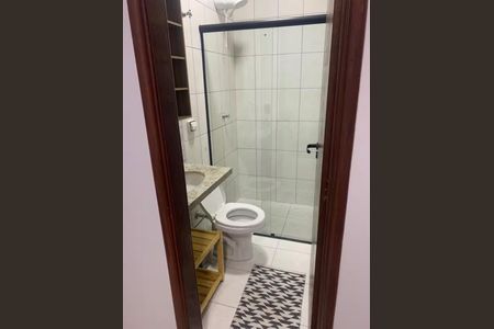 Banheiro de apartamento para alugar com 1 quarto, 42m² em Jardim da Luz, Goiânia