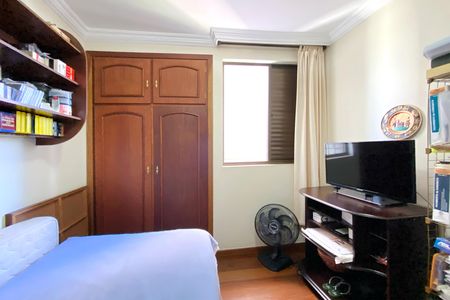 Apartamento à venda com 110m², 3 quartos e 2 vagasQuarto 2