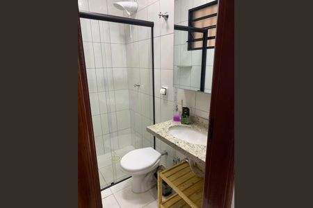 Banheiro de apartamento para alugar com 1 quarto, 42m² em Jardim da Luz, Goiânia