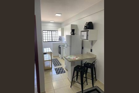 Cozinha de apartamento para alugar com 1 quarto, 42m² em Jardim da Luz, Goiânia