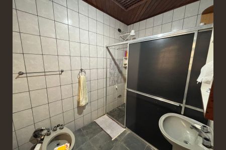 Banheiro suíte  de casa à venda com 4 quartos, 388m² em Jardim São Luis, Barueri