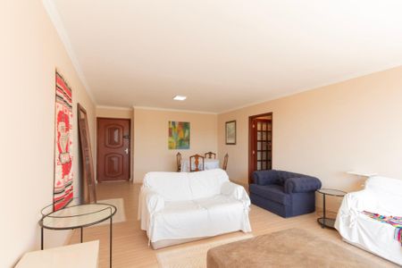 Apartamento para alugar com 130m², 3 quartos e 1 vaga Apartamento para alugar com 130m², 3 quartos e 1 vagaSala