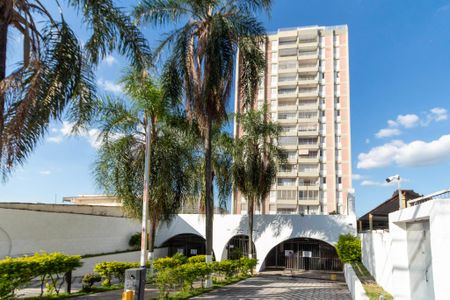 Apartamento para alugar com 130m², 3 quartos e 1 vaga Apartamento para alugar com 130m², 3 quartos e 1 vagaFachada