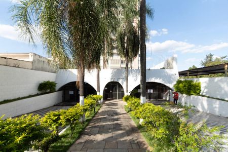 Apartamento para alugar com 130m², 3 quartos e 1 vaga Apartamento para alugar com 130m², 3 quartos e 1 vagaFachada