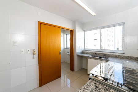 Cozinha de apartamento para alugar com 4 quartos, 160m² em Lourdes, Belo Horizonte