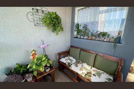 Apartamento à venda com 56m², 2 quartos e 1 vaga Apartamento à venda com 56m², 2 quartos e 1 vagaVaranda