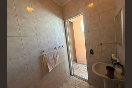 Casa para alugar com 360m², 5 quartos e 2 vagas Casa para alugar com 360m², 5 quartos e 2 vagasBanheiro social