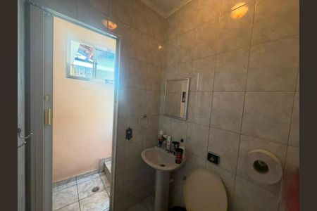 Casa para alugar com 360m², 5 quartos e 2 vagas Casa para alugar com 360m², 5 quartos e 2 vagasBanheiro social
