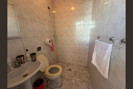 Casa para alugar com 360m², 5 quartos e 2 vagas Casa para alugar com 360m², 5 quartos e 2 vagasBanheiro social