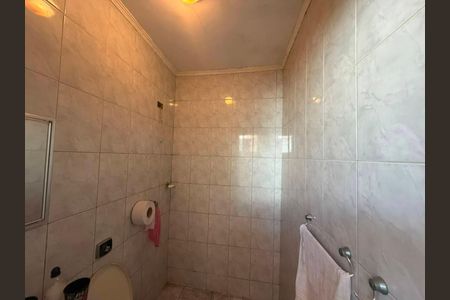 Casa para alugar com 360m², 5 quartos e 2 vagas Casa para alugar com 360m², 5 quartos e 2 vagasBanheiro social