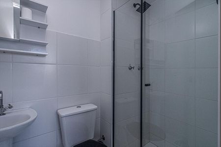 banheiro social_2 de apartamento para alugar com 2 quartos, 35m² em Sacoma, São Paulo