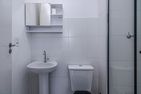 Apartamento para alugar com 35m², 2 quartos e sem vaga Apartamento para alugar com 35m², 2 quartos e sem vagabanheiro social_1