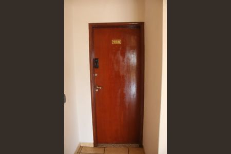 Entrada de apartamento para alugar com 1 quarto, 42m² em Jardim da Luz, Goiânia