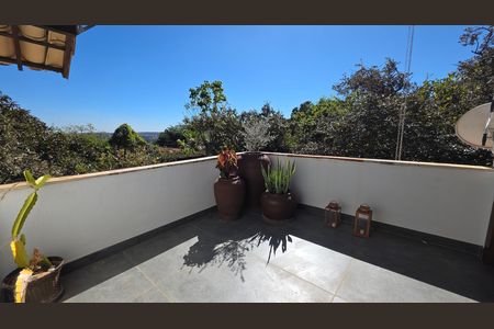 Casa para alugar com 550m², 3 quartos e 2 vagas