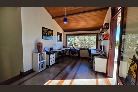 Casa para alugar com 550m², 3 quartos e 2 vagas