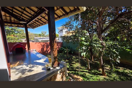 Casa para alugar com 550m², 3 quartos e 2 vagas