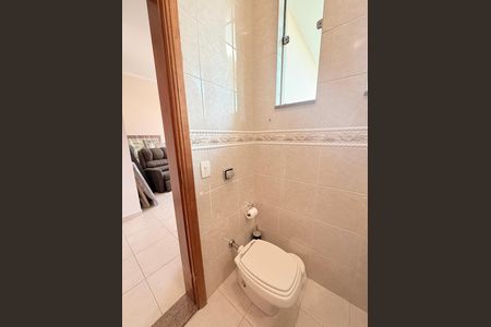 Casa de condomínio à venda com 483m², 6 quartos e 8 vagasLavabo
