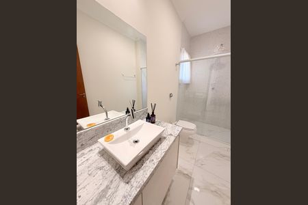 Casa de condomínio à venda com 483m², 6 quartos e 8 vagasÁrea de Serviço com quintal