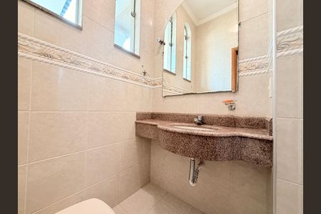 Casa de condomínio à venda com 483m², 6 quartos e 8 vagasLavabo