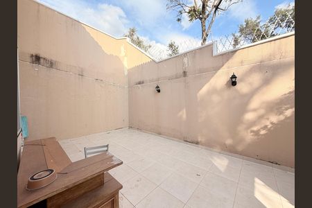 Casa de condomínio à venda com 483m², 6 quartos e 8 vagasÁrea de Serviço com quintal