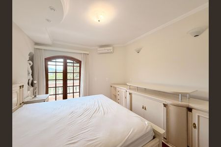Casa de condomínio à venda com 483m², 6 quartos e 8 vagasSuíte 1