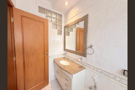 Casa de condomínio à venda com 483m², 6 quartos e 8 vagasBanheiro da Suíte 3