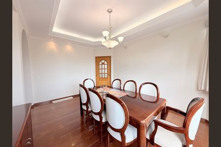 Casa de condomínio à venda com 483m², 6 quartos e 8 vagasSala de Jantar