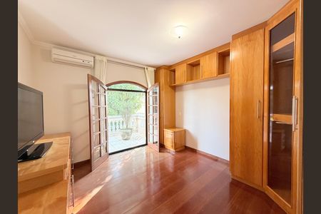 Casa de condomínio à venda com 483m², 6 quartos e 8 vagasSuíte 2