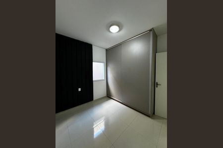 Quarto de casa para alugar com 3 quartos, 230m² em Novo Mundo, Uberlândia