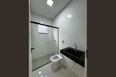 Banheiro de casa para alugar com 3 quartos, 230m² em Novo Mundo, Uberlândia