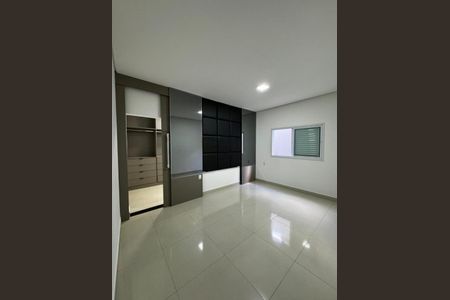 Casa para alugar com 3 quartos, 230m² em Novo Mundo, Uberlândia