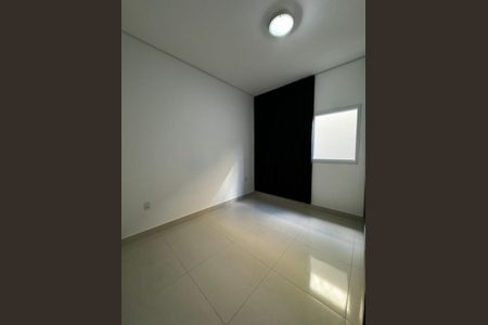 Quarto de casa para alugar com 3 quartos, 230m² em Novo Mundo, Uberlândia