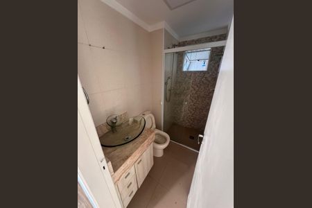 Banheiro de apartamento para alugar com 3 quartos, 59m² em Colônia (Zona Leste), São Paulo
